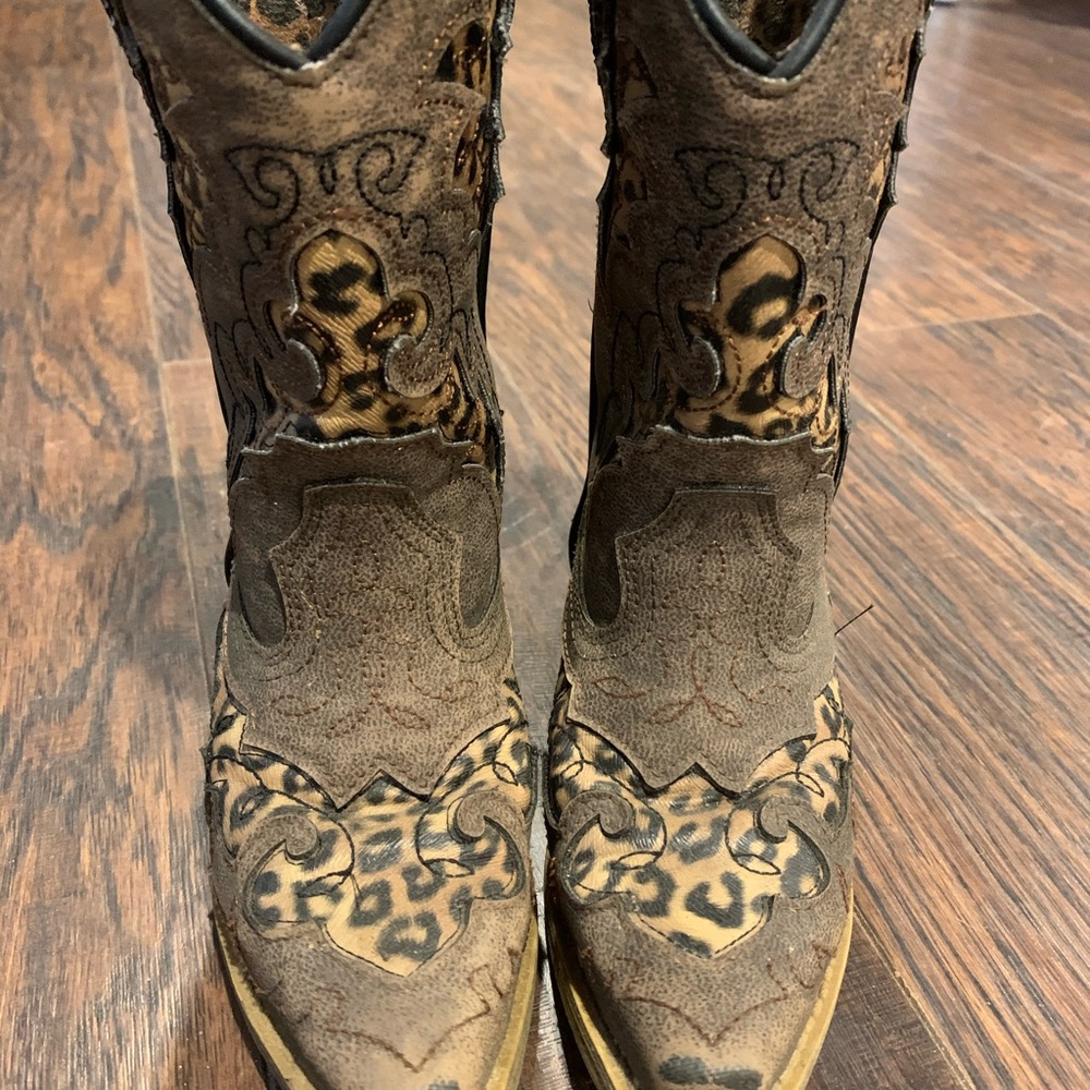 *SOLD* Leopard Boots - Picture 6 of 7